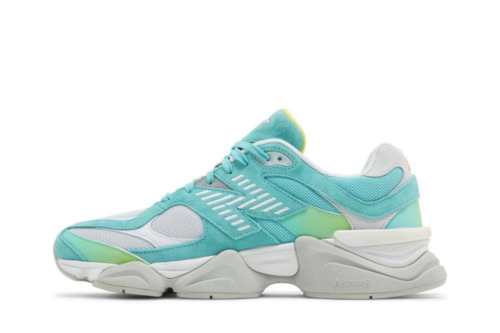 9060 'Cyan Burst' DTLR Exclusive