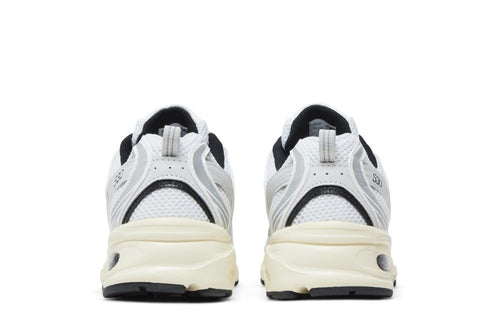 530 'White Metallic Silver'