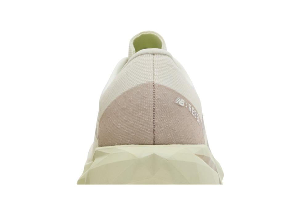 FuelCell Rebel v4 'Linen Lichen Green'
