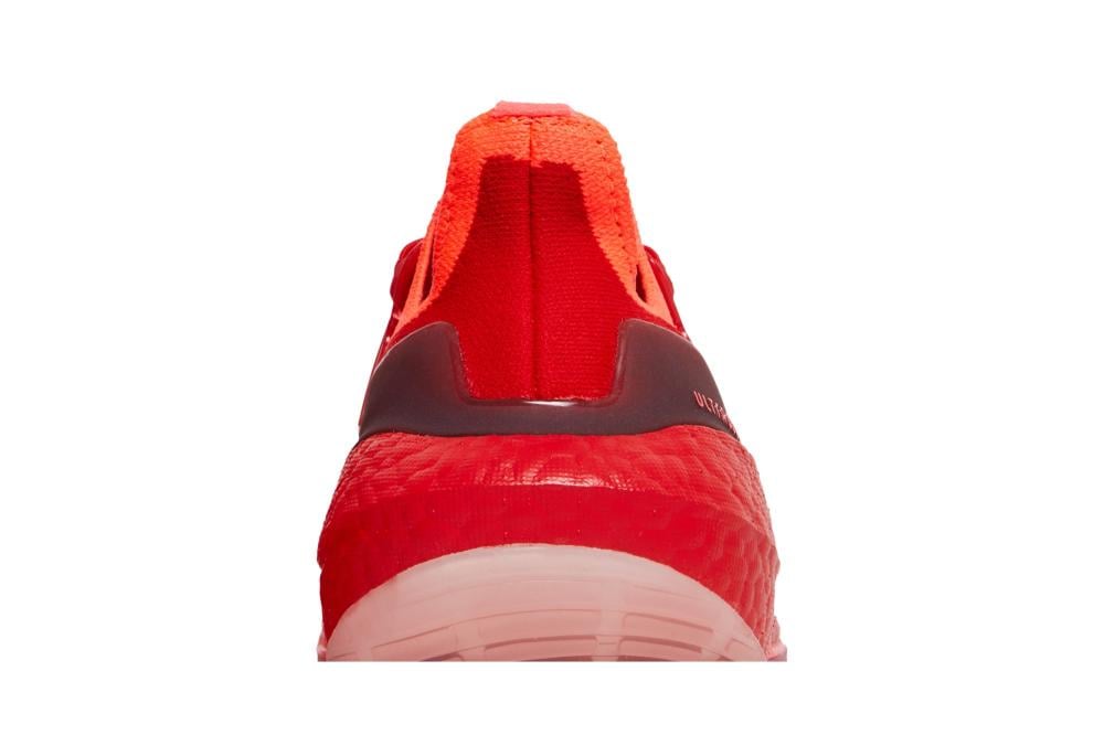 UltraBoost 22 'Vivid Red'