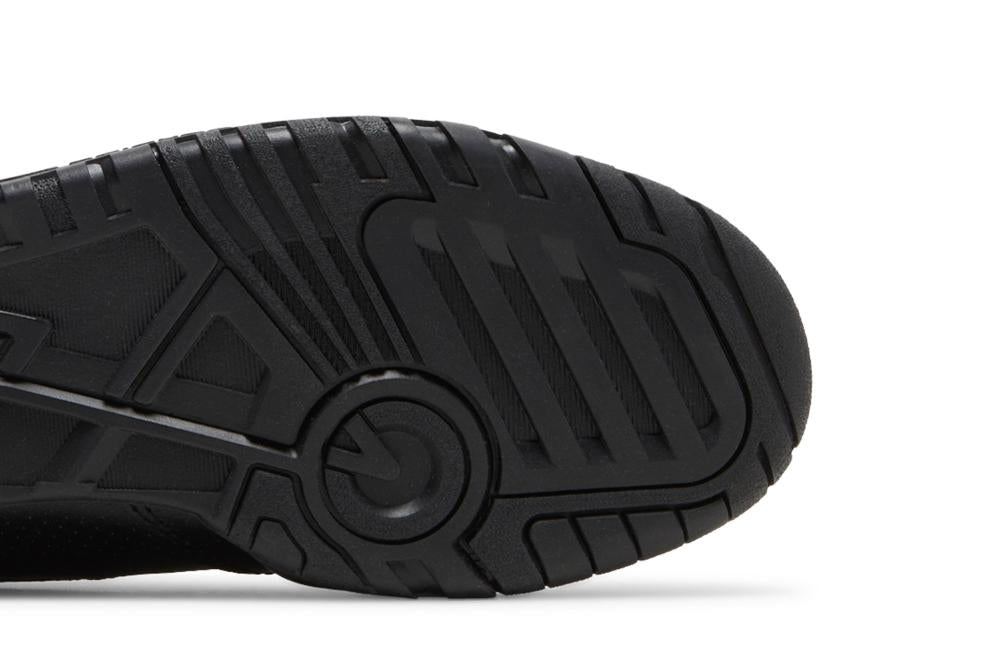 550 'Triple Black'