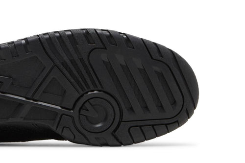 550 'Triple Black'