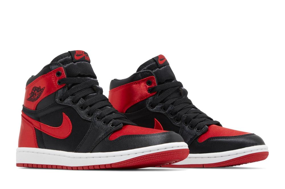 Wmns Air Jordan 1 Retro High OG 'Satin Bred' 2023