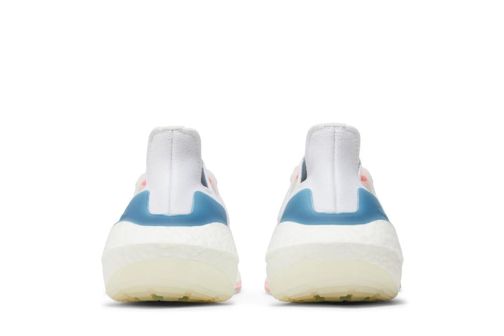 Wmns UltraBoost 22 'White Almost Blue'