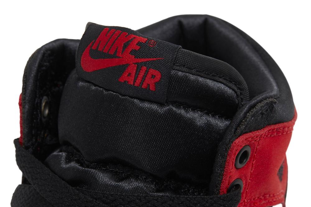 Wmns Air Jordan 1 Retro High OG 'Satin Bred' 2023