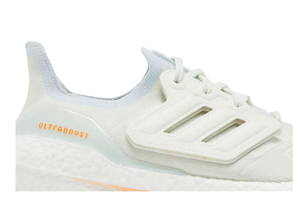 UltraBoost 22 'White Blue Tint'