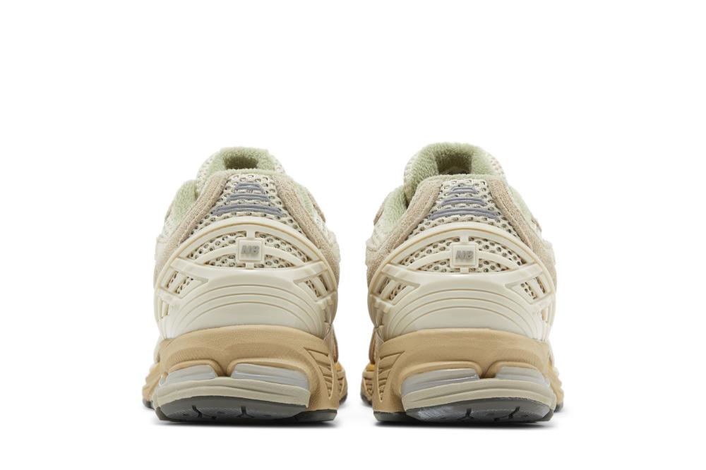 AURALEE x 1906R 'Bone White'