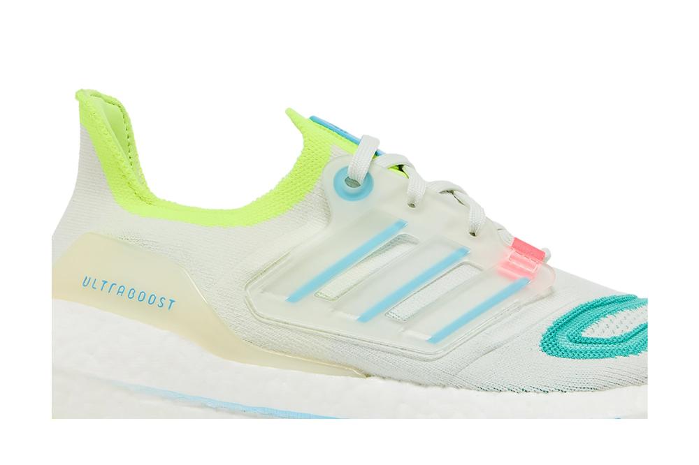 UltraBoost 22 'White Sky Rush Mint'