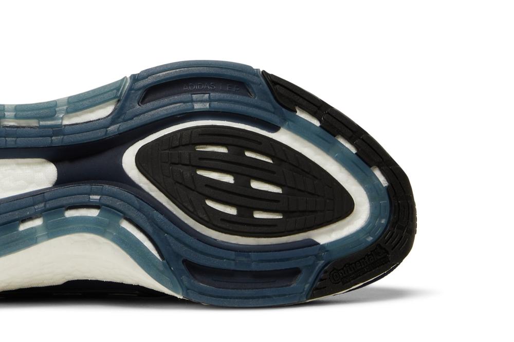 UltraBoost 22 'Collegiate Navy'