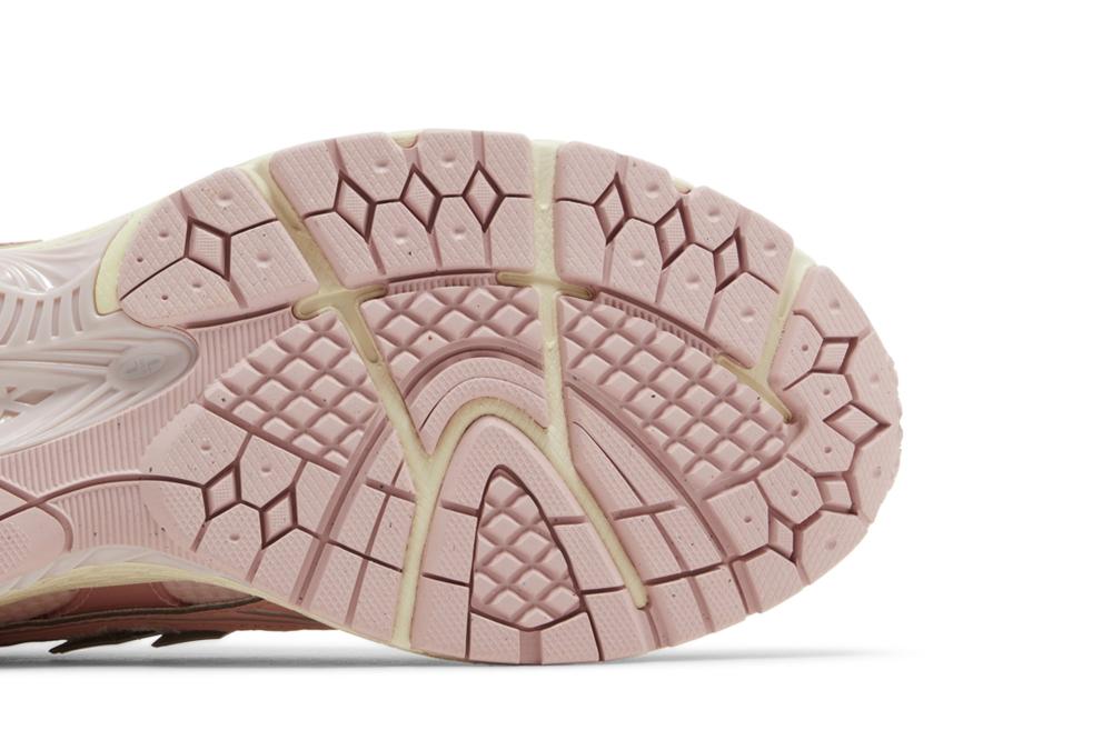 1906U 'Lunar New Year - Shell Pink'