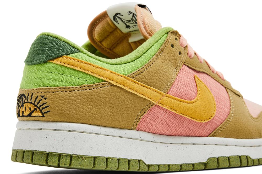 Dunk Low 'Sun Club - Arctic Orange Sanded Gold'