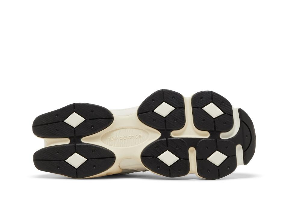 9060 'White Black'