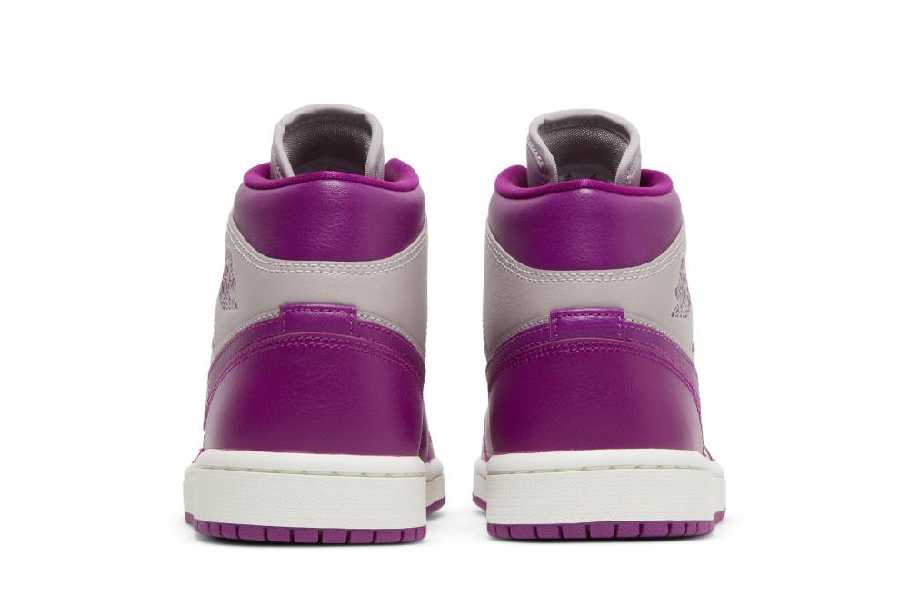 Wmns Air Jordan 1 Mid 'Magenta'
