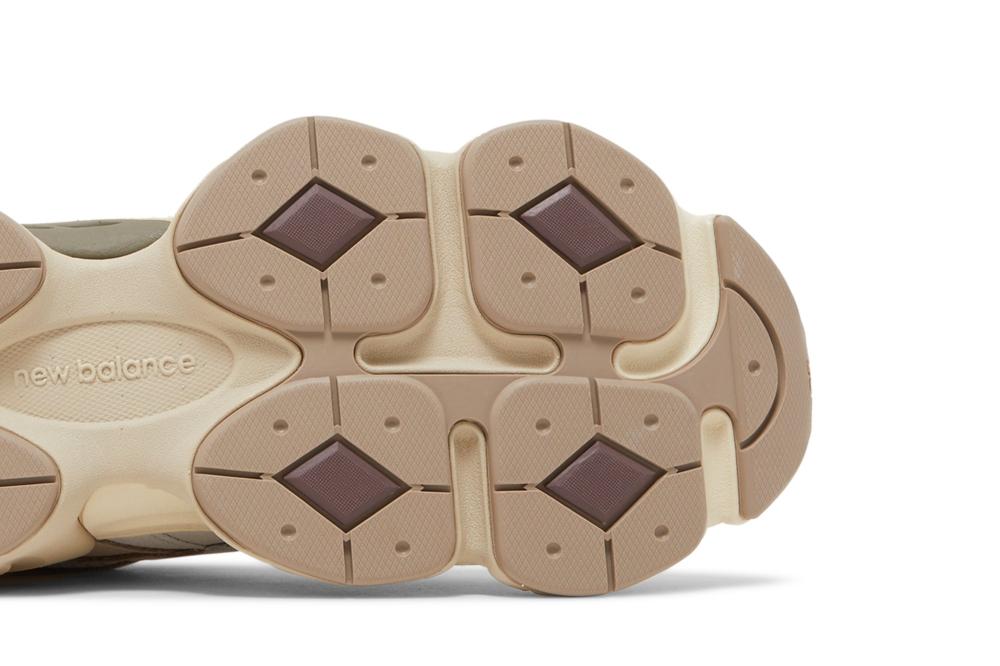9060 'Grey Matter Timberwolf'