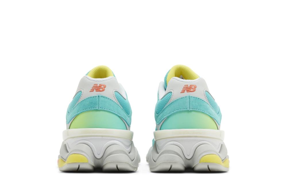 9060 'Cyan Burst' DTLR Exclusive