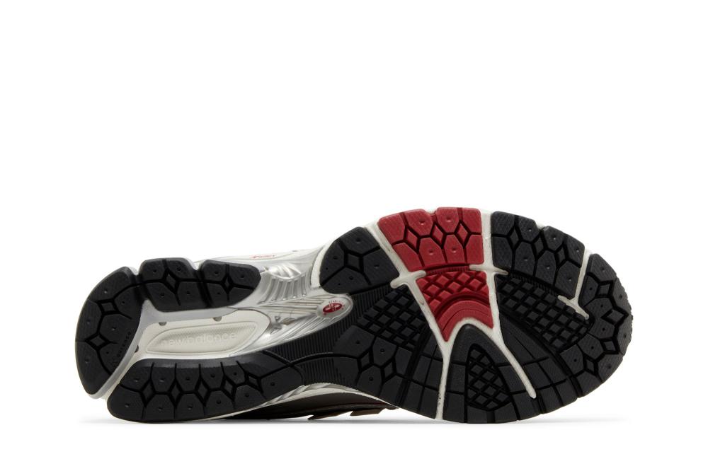 1906R 'Silver Classic Crimson'
