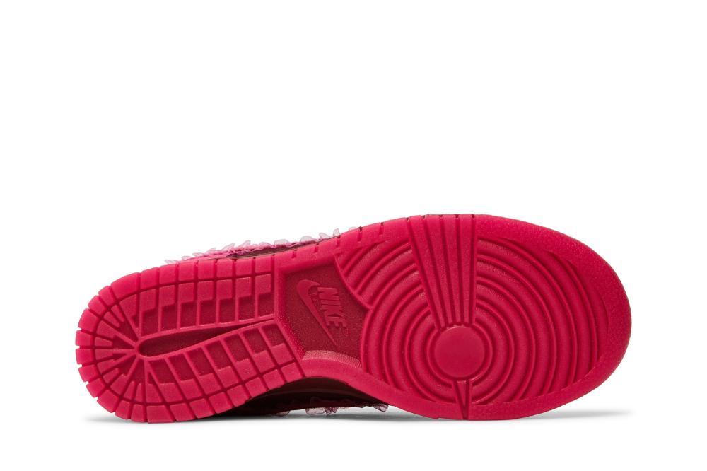 Wmns Dunk Low 'Valentine's Day'