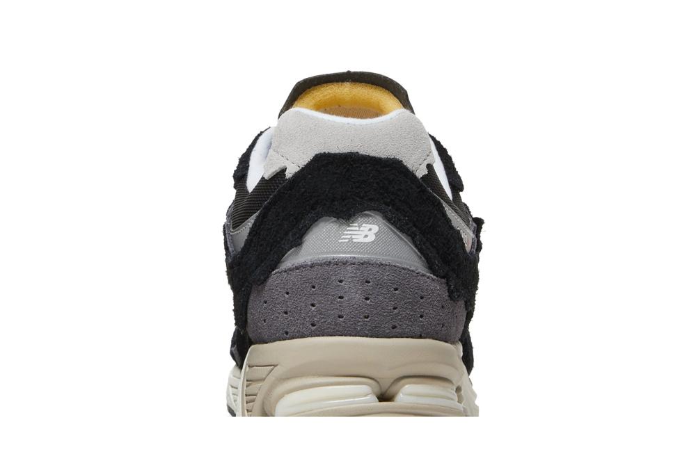 2002R 'Protection Pack - Black Grey'