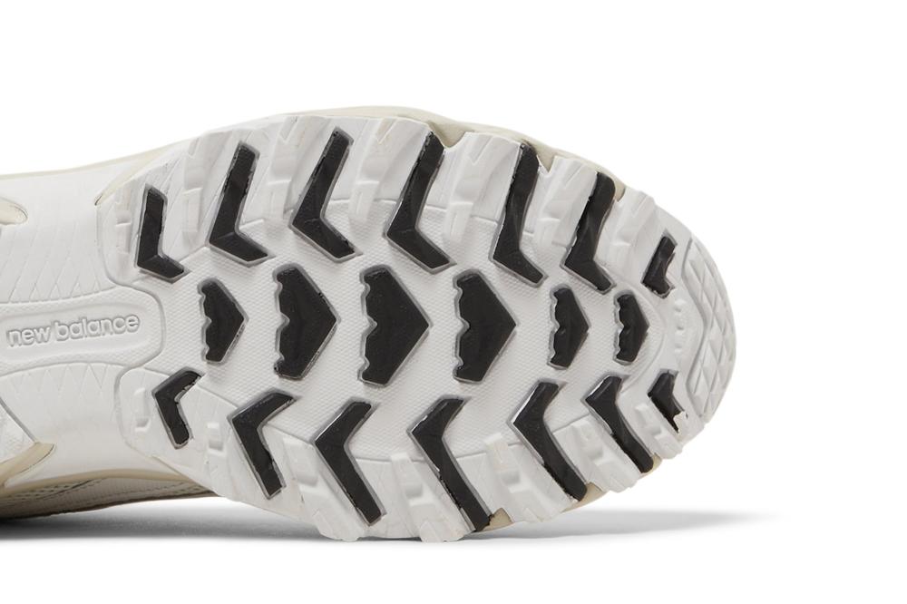 610 'Nimbus Cloud Black'