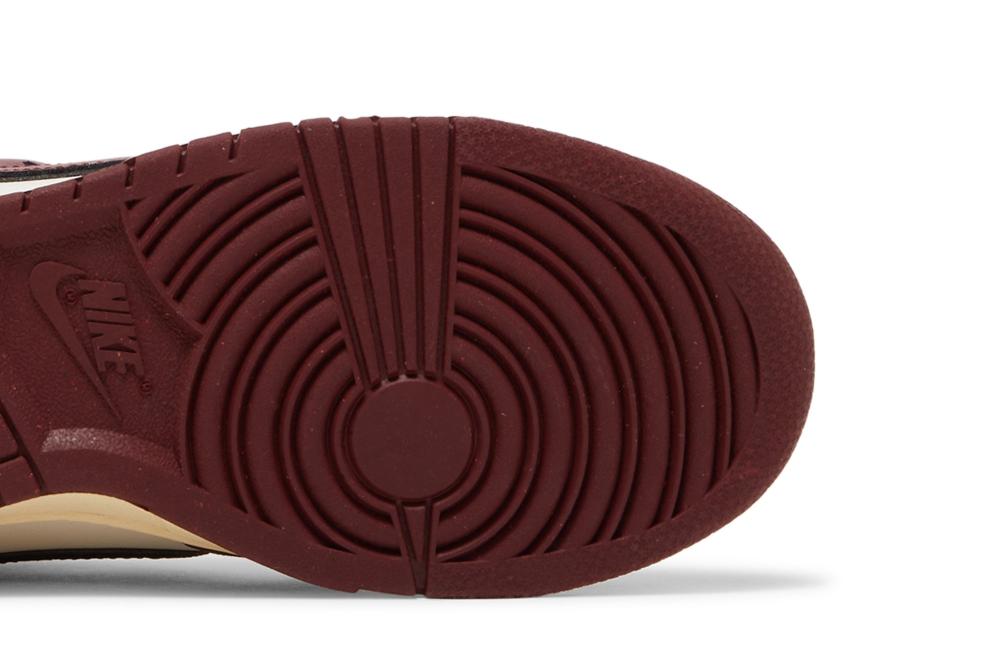 Wmns Dunk Low SE 'Sisterhood - Team Red'