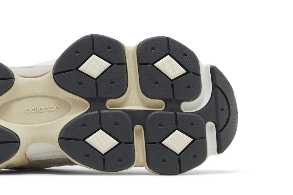 9060 'Moonrock Linen'