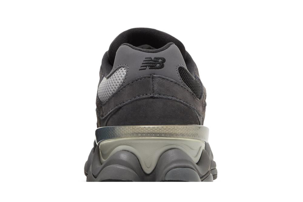 9060 'Black Castlerock'