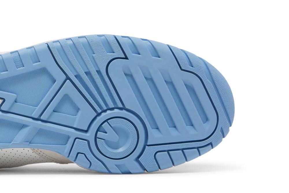 550 'White Blue Haze'