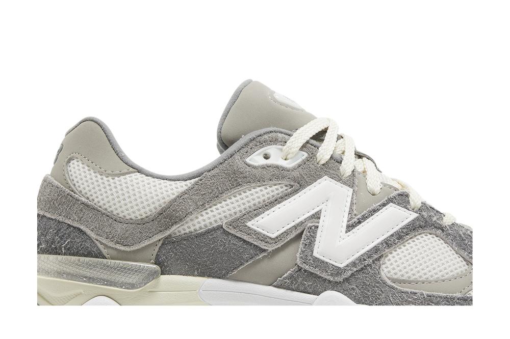 9060 'Grey White'