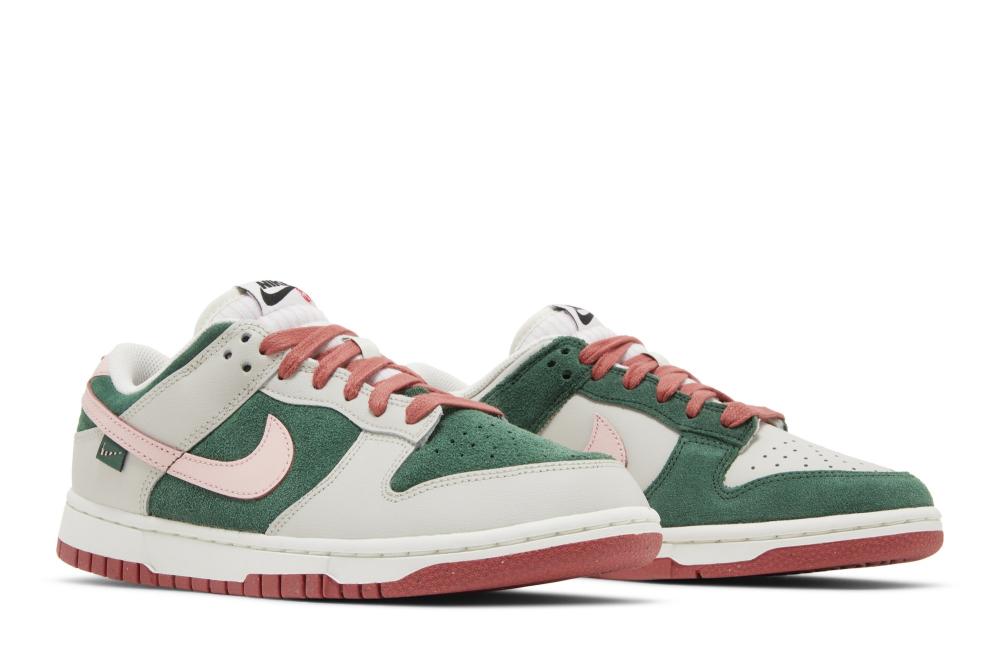 Wmns Dunk Low SE 'All Petals United'