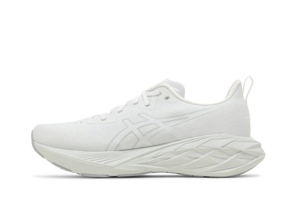 Novablast 4 'White Pale Mint'