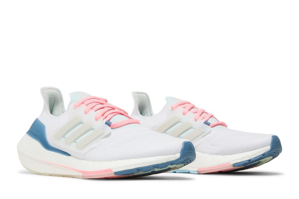Wmns UltraBoost 22 'White Almost Blue'