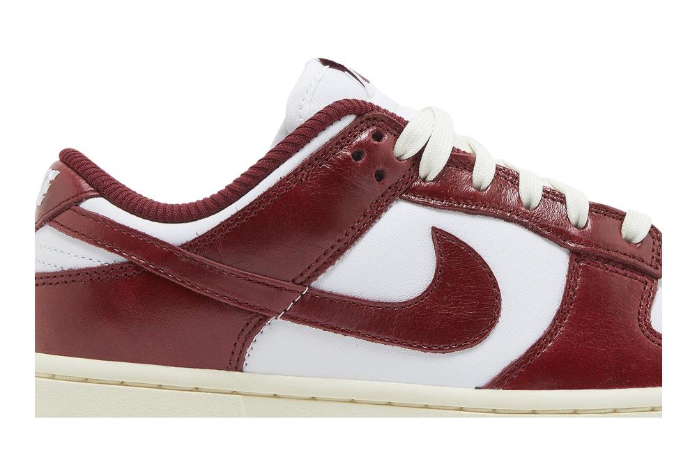 Wmns Dunk Low Premium 'Vintage Red'