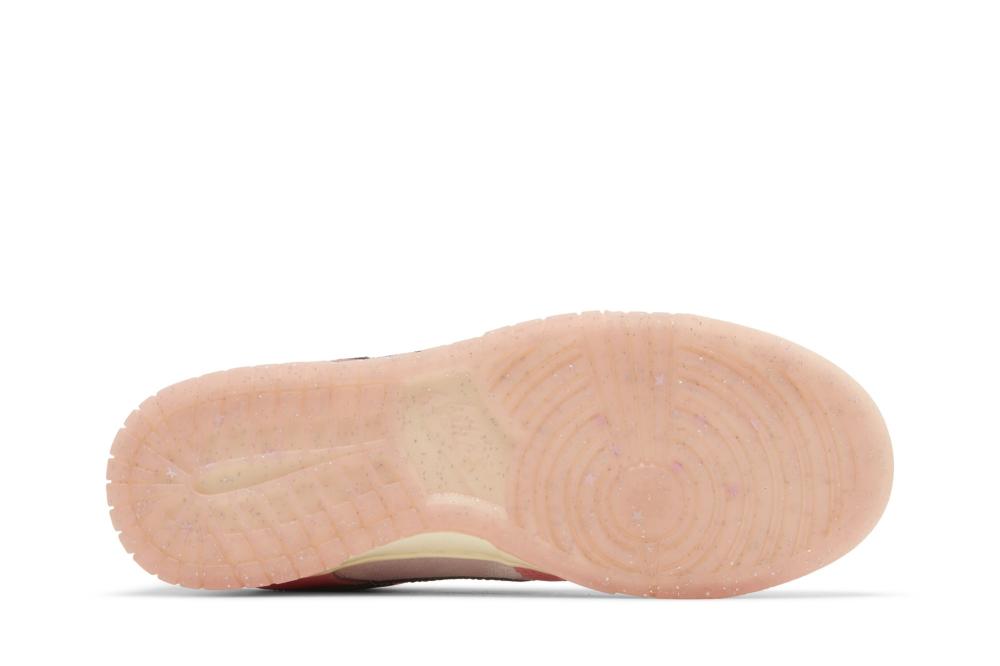 Wmns Dunk Low LX 'Barbie'