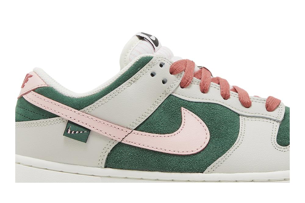 Wmns Dunk Low SE 'All Petals United'