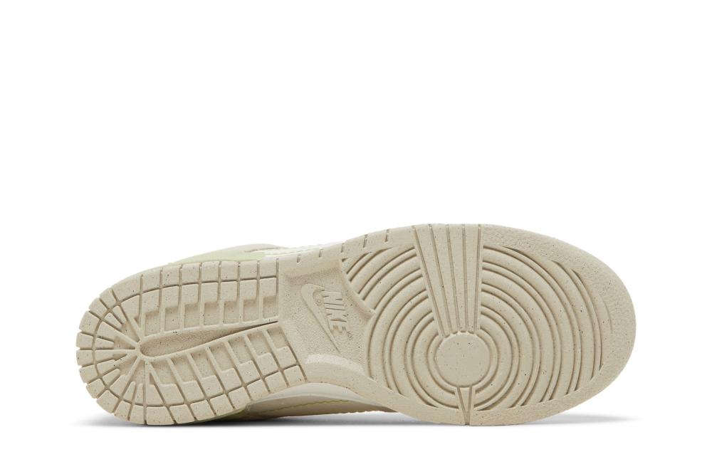 Wmns Dunk Low Disrupt 2 'Green Snake'