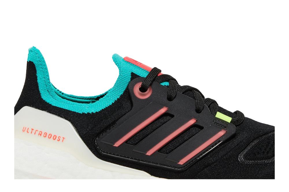 UltraBoost 22 'Black Turbo Mint'