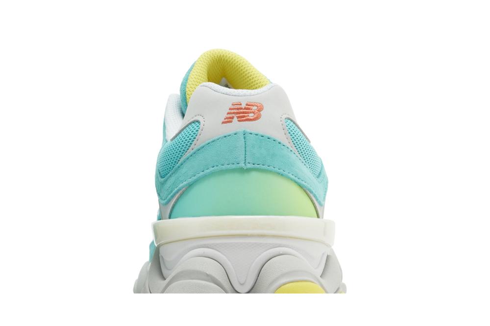 9060 'Cyan Burst' DTLR Exclusive
