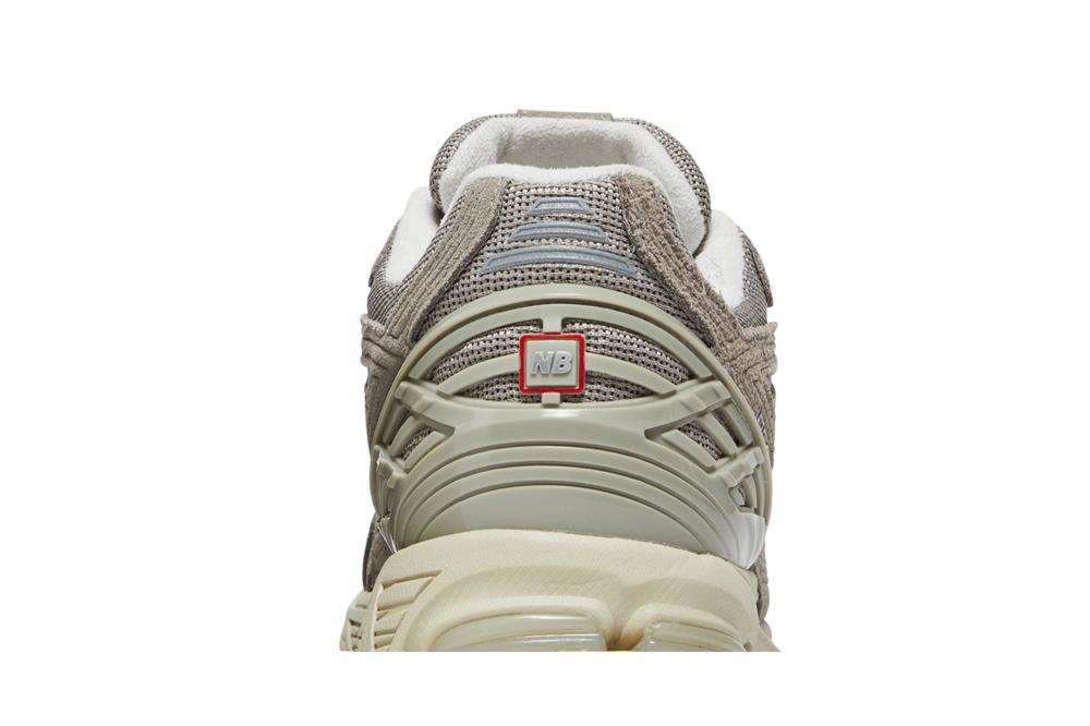 1906R 'Beige Cream'