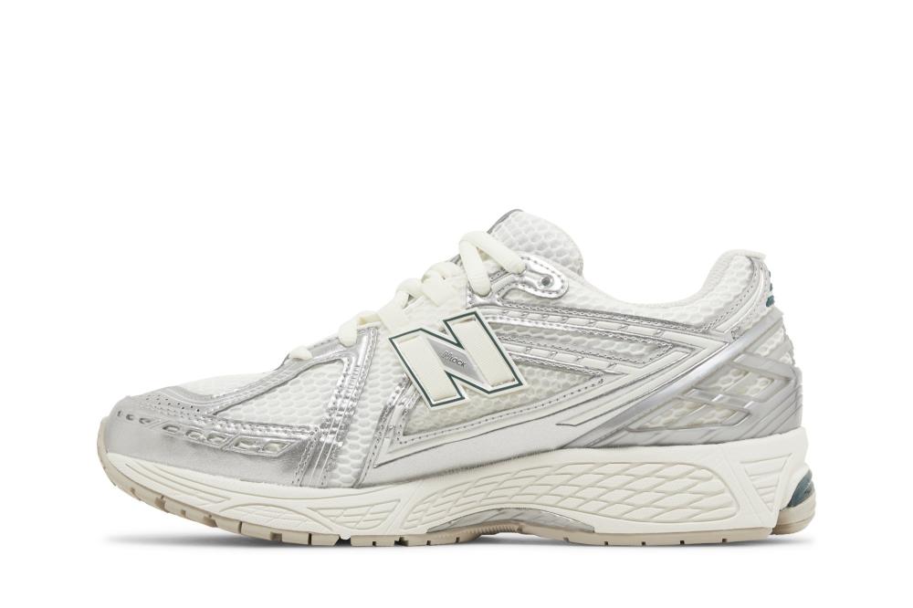 1906R 'Silver Metallic Cream'