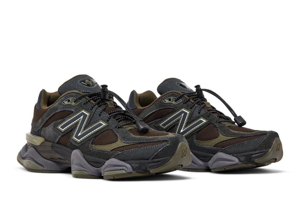9060 'Blacktop Dark Moss'