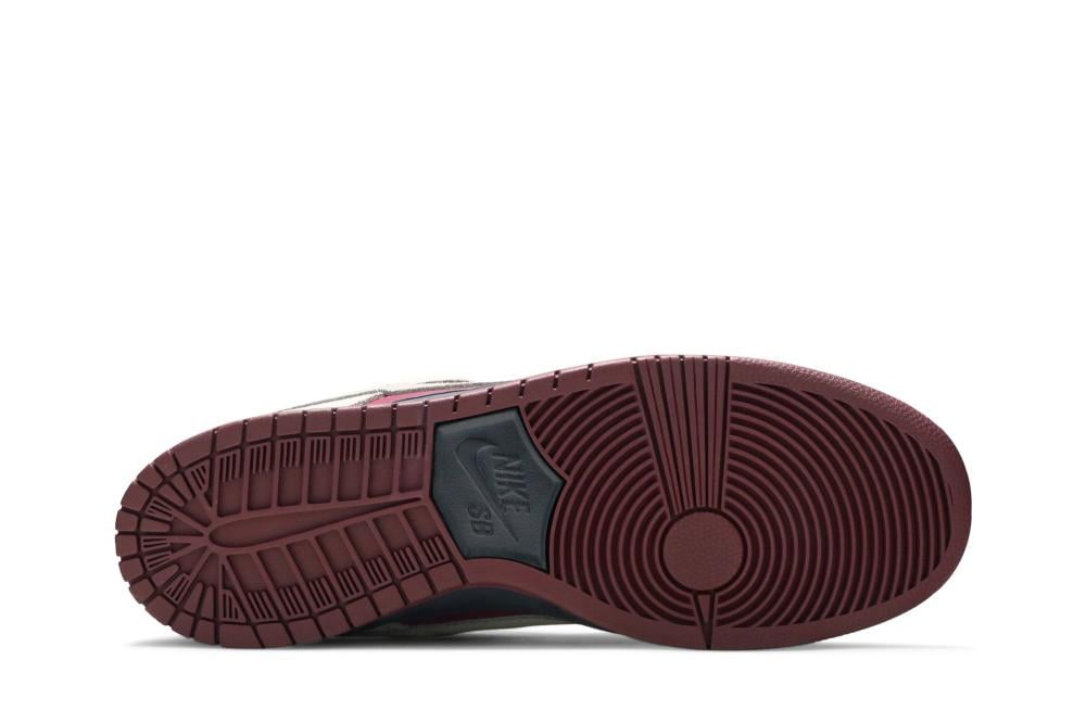 Dunk Low SB 'True Berry'