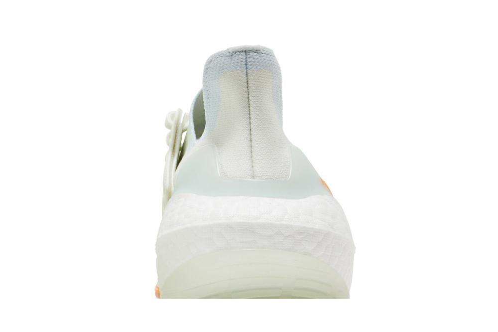 UltraBoost 22 'White Blue Tint'
