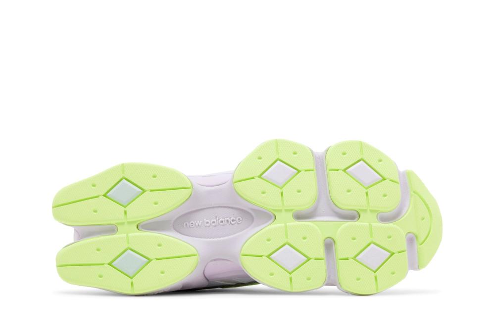 9060 'White Taro'