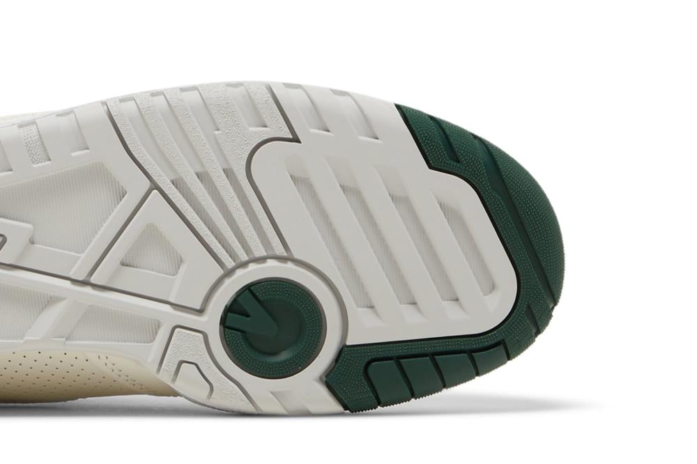 550 'Sea Salt Pine Green'