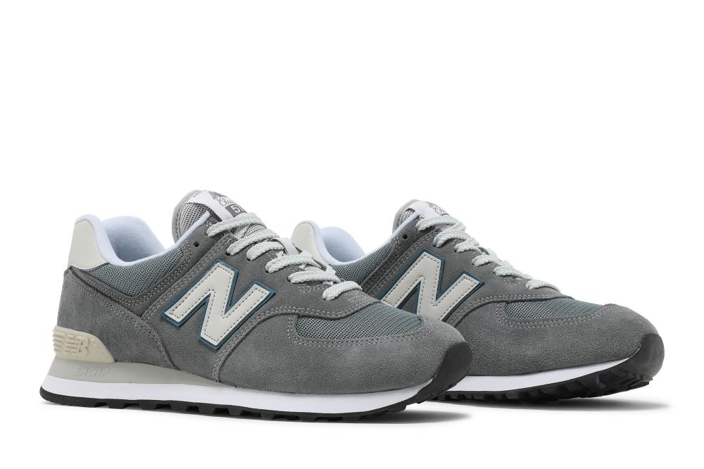 574 'Grey Sky Blue'