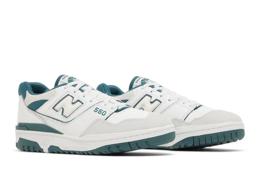 550 'White Vintage Teal'