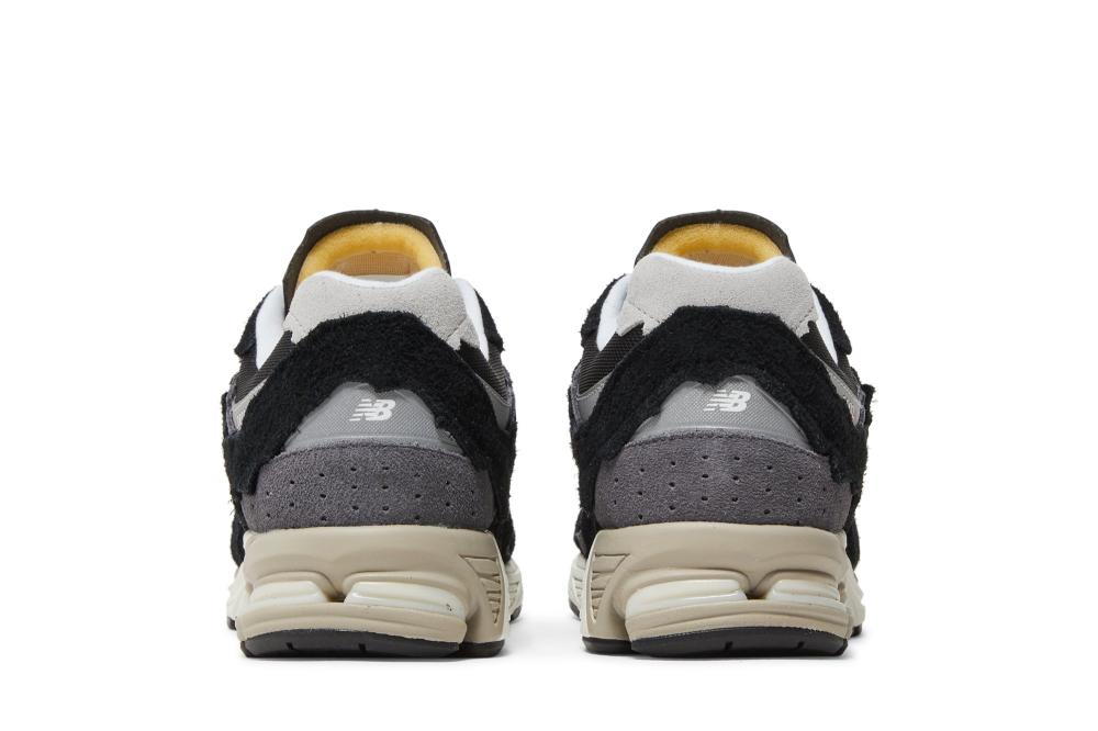 2002R 'Protection Pack - Black Grey'