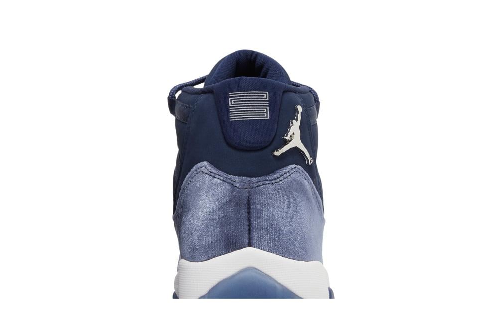Wmns Air Jordan 11 Retro 'Midnight Navy Velvet'