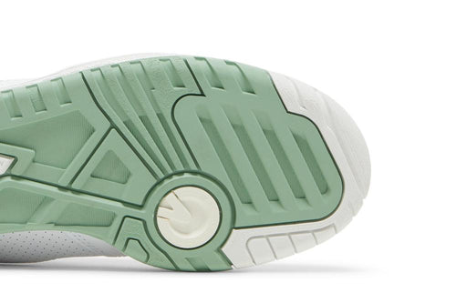 550 'White Mint Green'