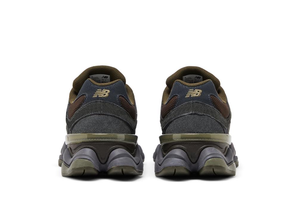 9060 'Blacktop Dark Moss'